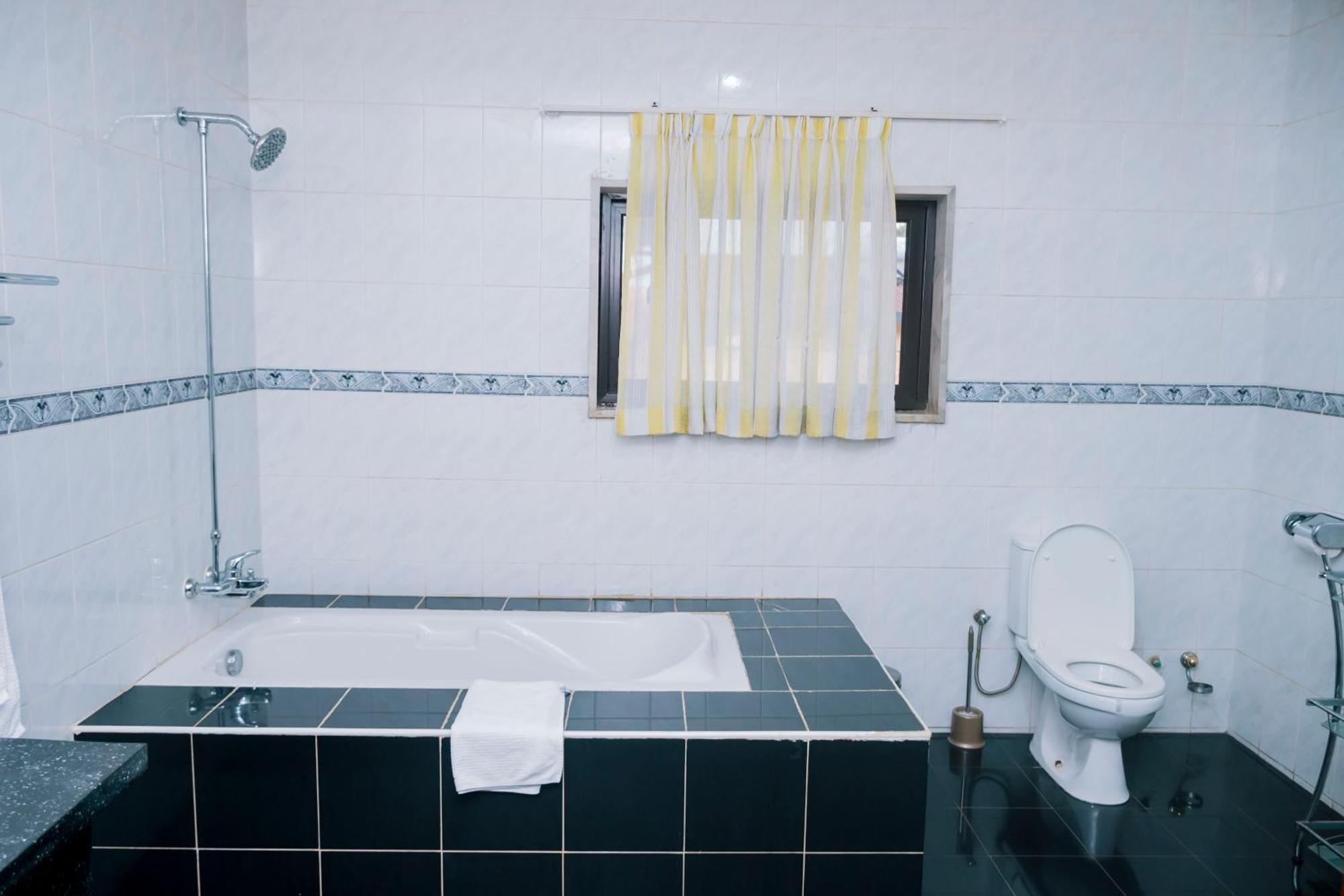 Select Boutique Hotel Kigali Luaran gambar